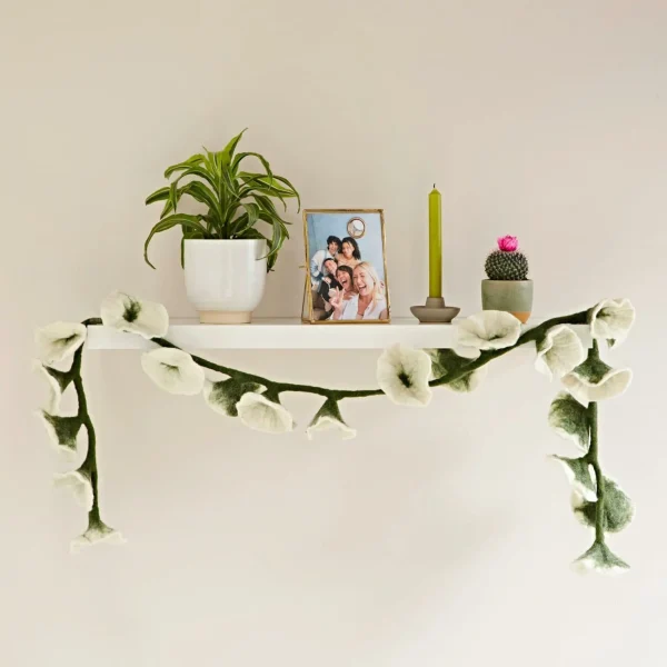 Handmade Felt Flower Garland cream 160cm