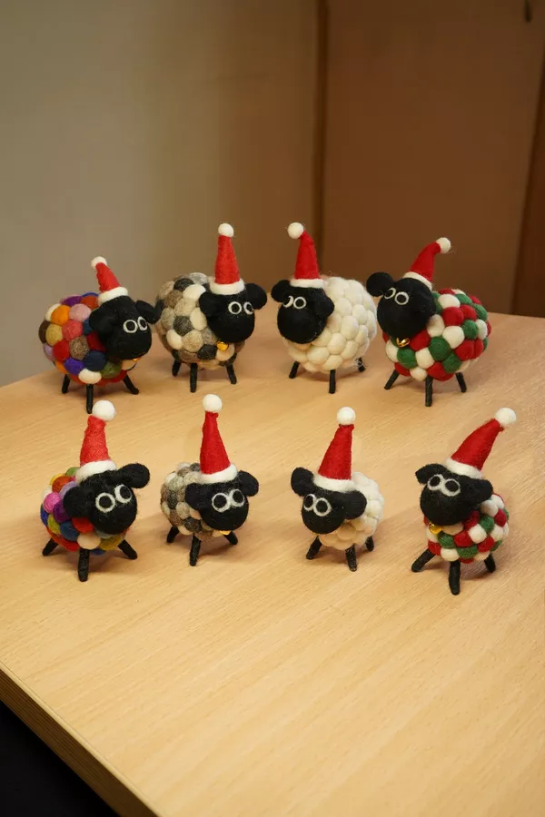 Helen Christmas sheep - Image 3