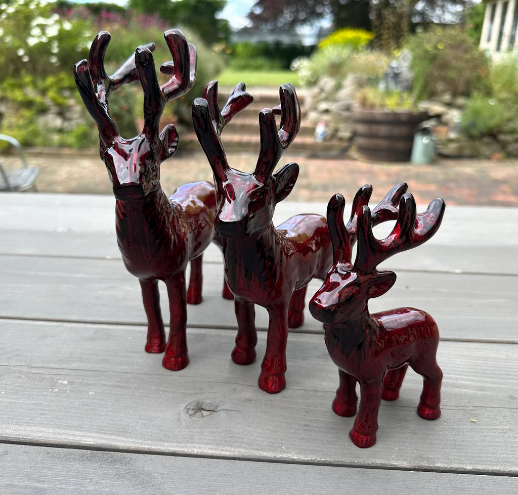 Brushed Red Highland Stag Medium 14 cm - recycled aluminum